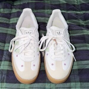 BRAND NEW Adidas Sambae sneakers size 8.5